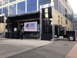 Allrounder Showtruck: Easystage, die mobile Bühne