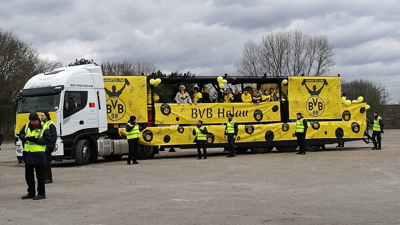Impression vom Karneval 2017, Paradetruck für die Fanabteilung des BVB Dortmund